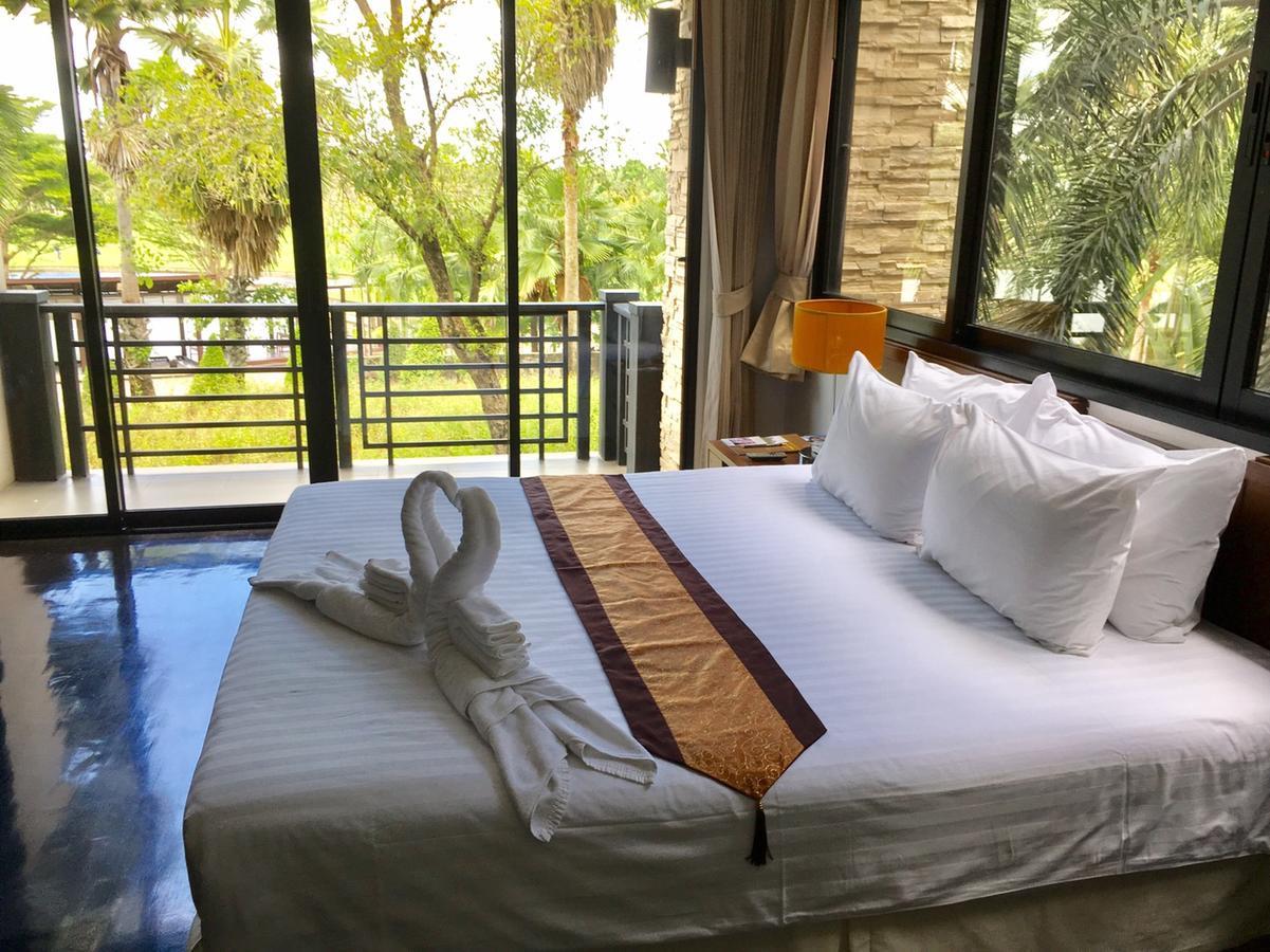 Hostal Suwan Golf & Country Club Nakhon Chai Si Exterior foto